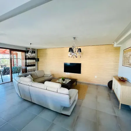 Villa Luxury Incaraki